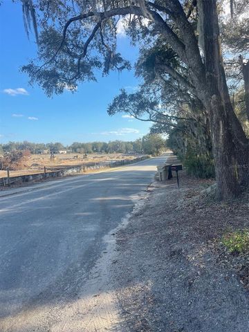 39725 CLAY AVENUE N, Lady Lake, FL 32159