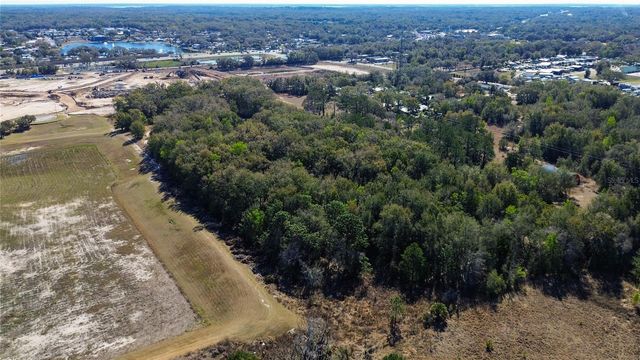 39725 CLAY AVENUE N, Lady Lake, FL 32159