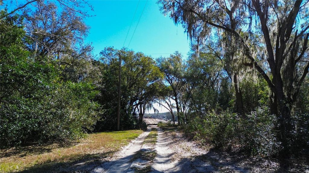 Image 3 of property listing at 39725 CLAY AVENUE N, Lady Lake, FL 32159
