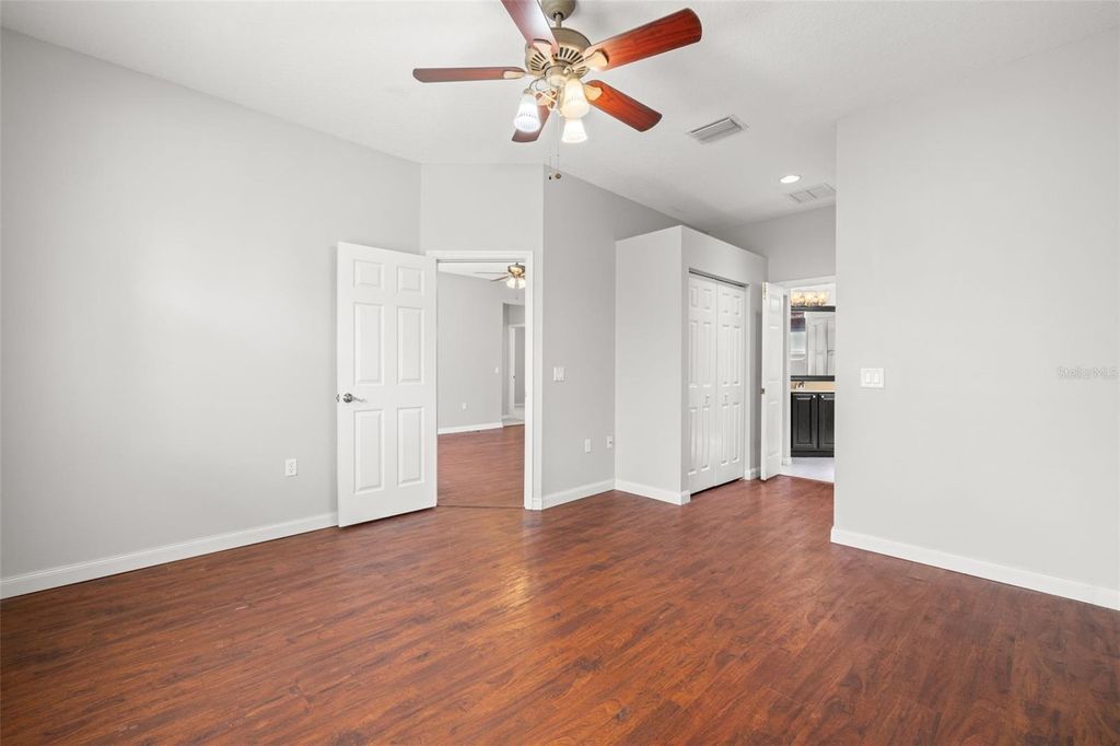 Image 17 of property listing at 1261 MILLBROOK CIRCLE, Bradenton, FL 34212