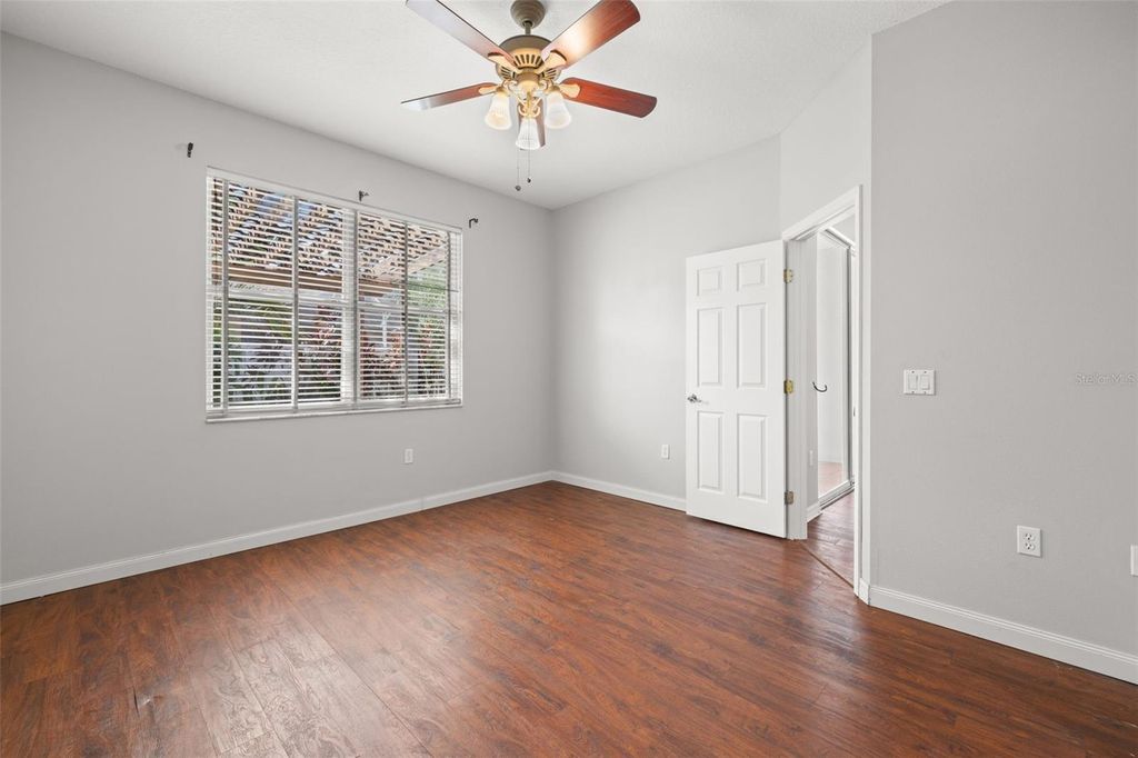 Image 18 of property listing at 1261 MILLBROOK CIRCLE, Bradenton, FL 34212