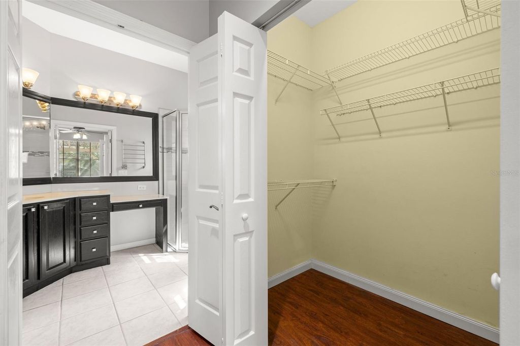 Image 19 of property listing at 1261 MILLBROOK CIRCLE, Bradenton, FL 34212