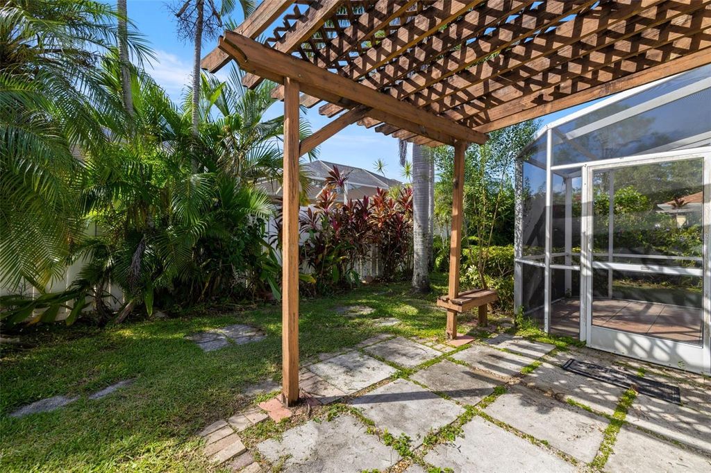 Image 25 of property listing at 1261 MILLBROOK CIRCLE, Bradenton, FL 34212