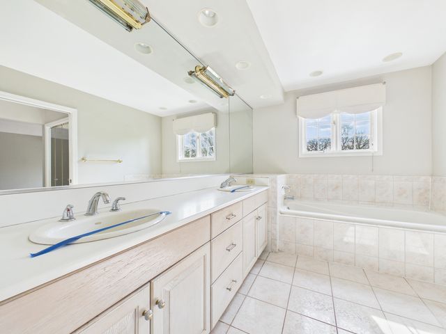 12735 S 84th Avenue, Palos Park, IL 60464