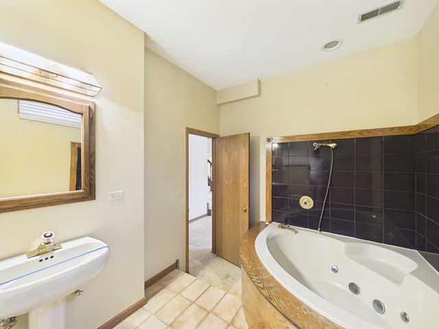 12735 S 84th Avenue, Palos Park, IL 60464
