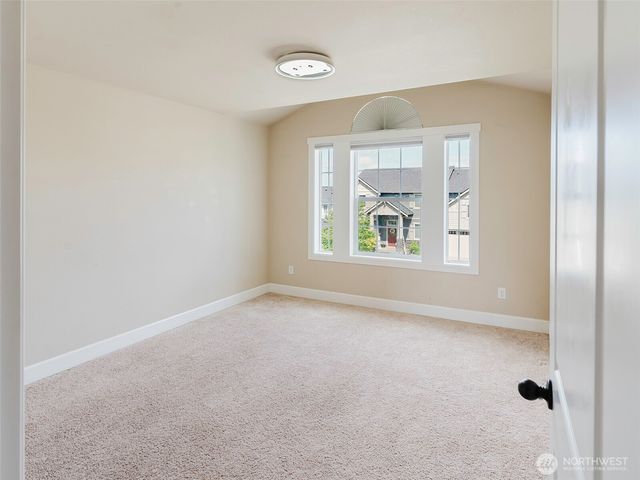 1424 40th Street SE, Puyallup, WA 98372