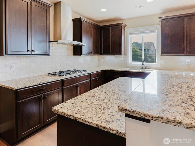 1424 40th Street SE, Puyallup, WA 98372