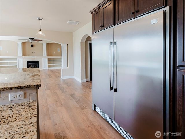 1424 40th Street SE, Puyallup, WA 98372