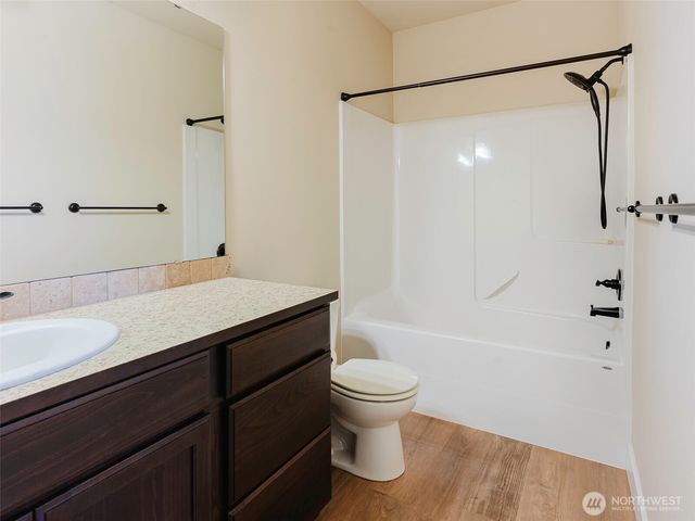 1424 40th Street SE, Puyallup, WA 98372