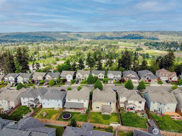 1424 40th Street SE, Puyallup, WA 98372
