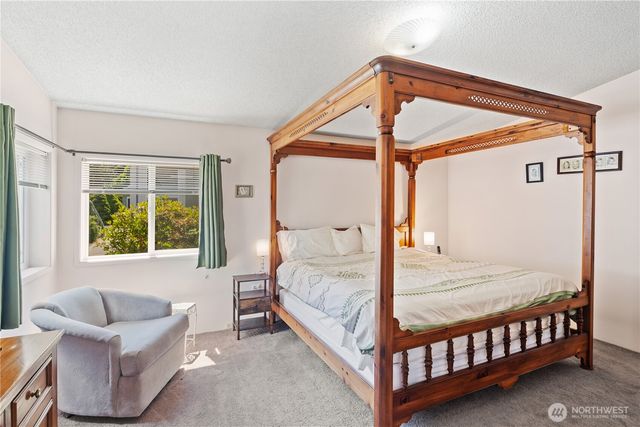 532 NW Silver Glen Lane, Bremerton, WA 98311