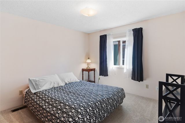 532 NW Silver Glen Lane, Bremerton, WA 98311