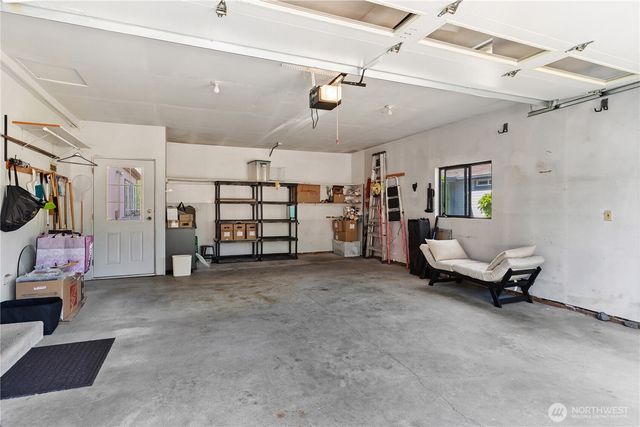 532 NW Silver Glen Lane, Bremerton, WA 98311