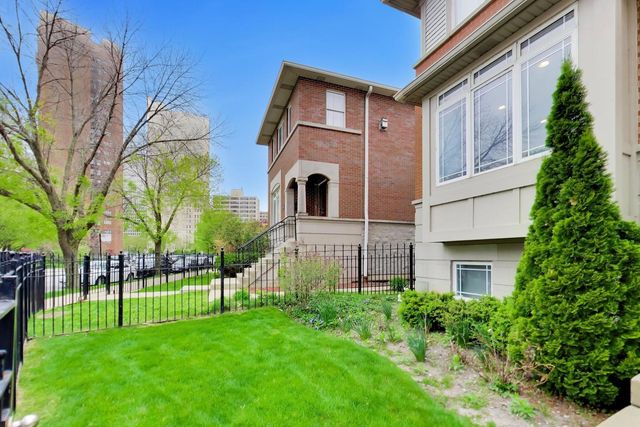 4856 S Cornell Avenue, Chicago, IL 60615