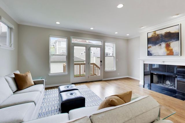 4856 S Cornell Avenue, Chicago, IL 60615