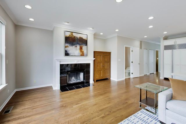 4856 S Cornell Avenue, Chicago, IL 60615