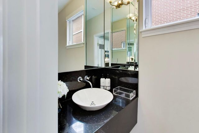 4856 S Cornell Avenue, Chicago, IL 60615