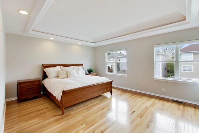 4856 S Cornell Avenue, Chicago, IL 60615