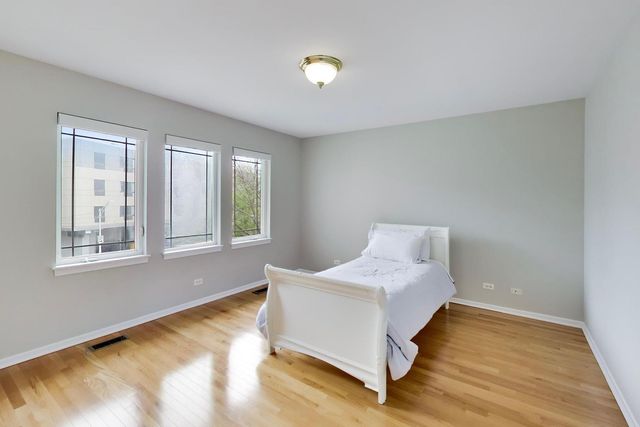 4856 S Cornell Avenue, Chicago, IL 60615