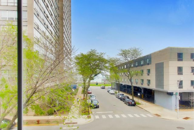 4856 S Cornell Avenue, Chicago, IL 60615