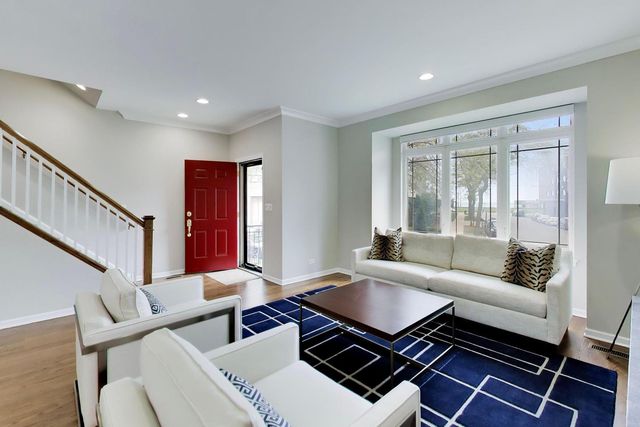 4856 S Cornell Avenue, Chicago, IL 60615