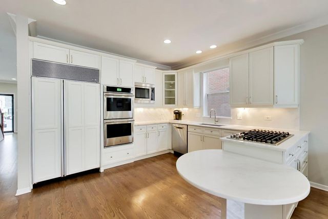 4856 S Cornell Avenue, Chicago, IL 60615