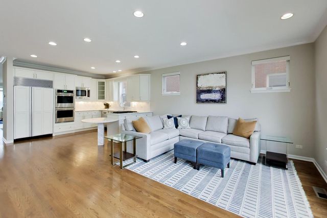 4856 S Cornell Avenue, Chicago, IL 60615
