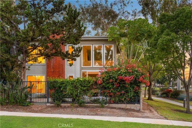 4181 Sandburg Way, Irvine, CA 92612