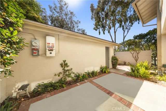 4181 Sandburg Way, Irvine, CA 92612
