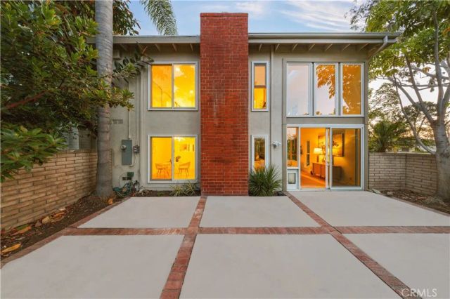 4181 Sandburg Way, Irvine, CA 92612