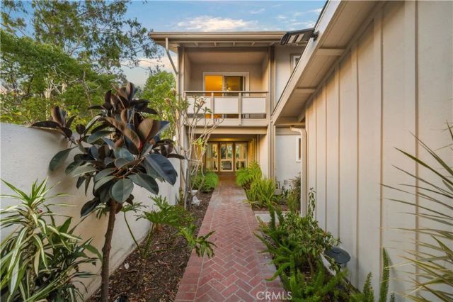 4181 Sandburg Way, Irvine, CA 92612