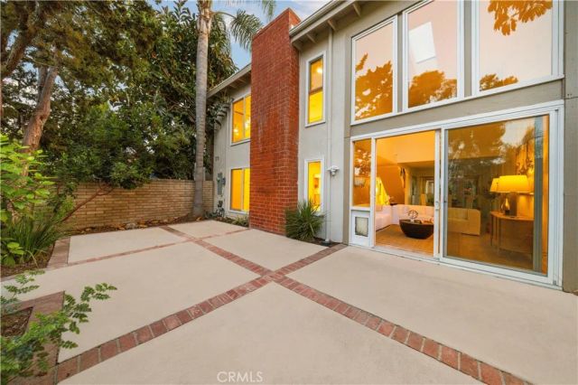 4181 Sandburg Way, Irvine, CA 92612