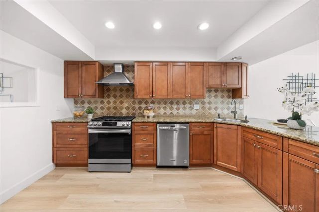 4181 Sandburg Way, Irvine, CA 92612