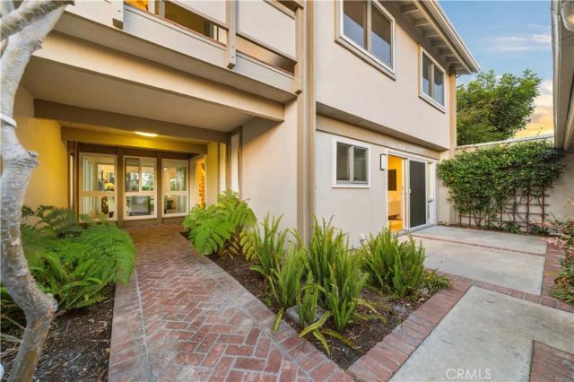4181 Sandburg Way, Irvine, CA 92612