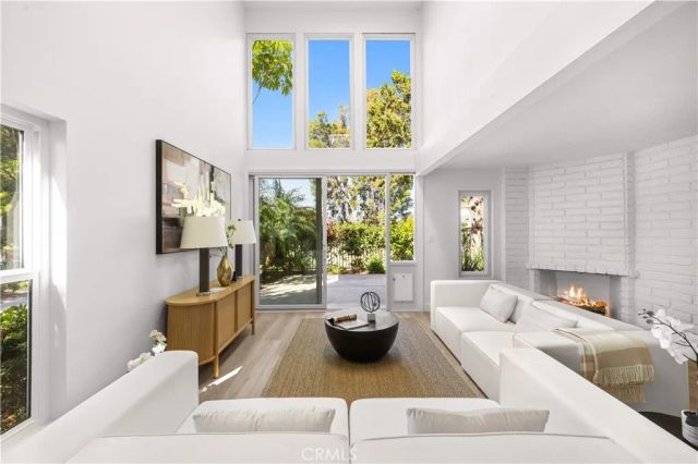 4181 Sandburg Way, Irvine, CA 92612