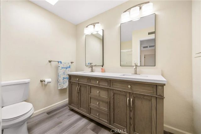 4181 Sandburg Way, Irvine, CA 92612