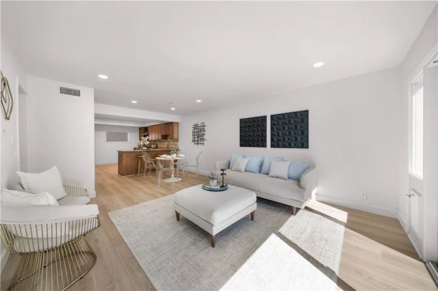 4181 Sandburg Way, Irvine, CA 92612