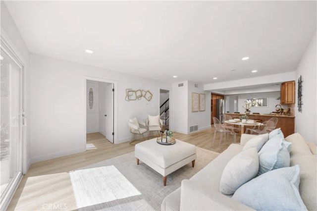 4181 Sandburg Way, Irvine, CA 92612