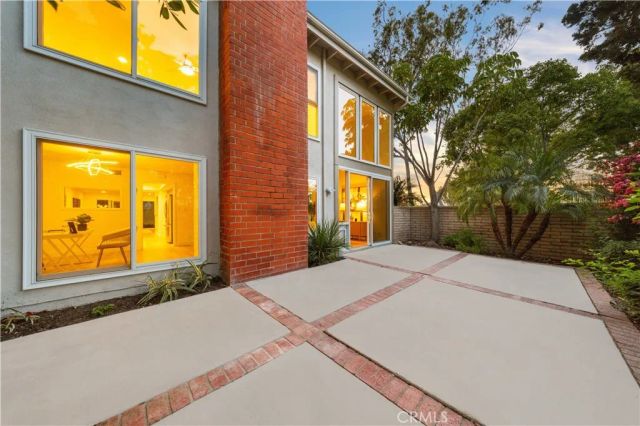4181 Sandburg Way, Irvine, CA 92612
