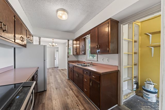 1600 E 87th St S, Haysville, KS 67060