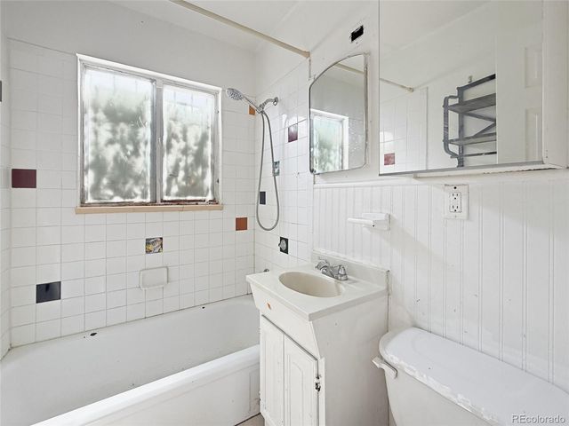 1608 Oakland Street, Aurora, CO 80010