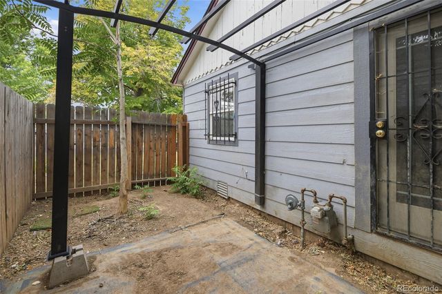 1608 Oakland Street, Aurora, CO 80010