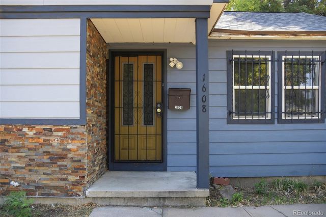 1608 Oakland Street, Aurora, CO 80010