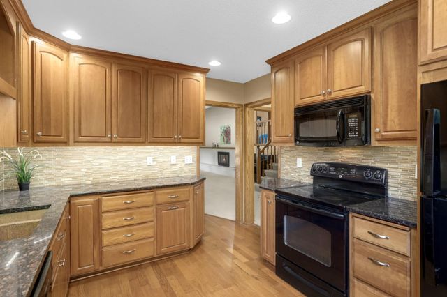 2608 W 102nd Street, Bloomington, MN 55431