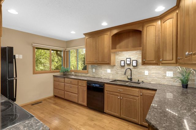 2608 W 102nd Street, Bloomington, MN 55431