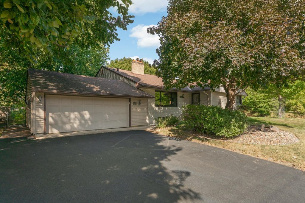 2608 W 102nd Street, Bloomington, MN 55431 — exterior