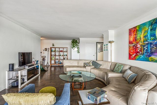 166-25 Powells Cove Boulevard 15J, Beechhurst, NY 11357