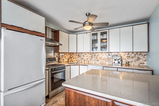 166-25 Powells Cove Boulevard 15J, Beechhurst, NY 11357