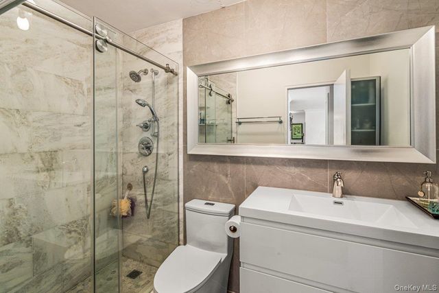 166-25 Powells Cove Boulevard 15J, Beechhurst, NY 11357