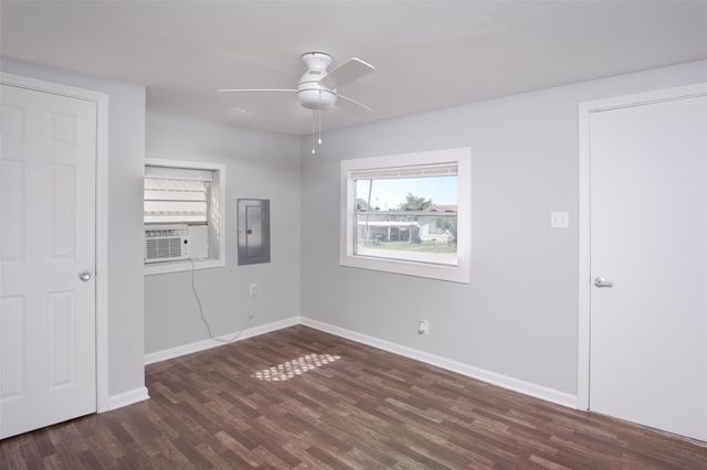 14 W Post Oak Ave, Rogers, TX 76569